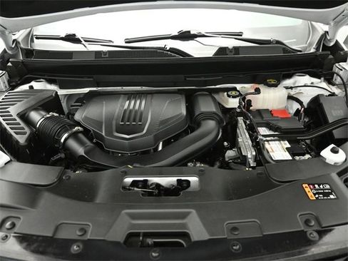 Used 2024 Chevrolet Traverse RS w/ LPO, Floor Liner Package image 31