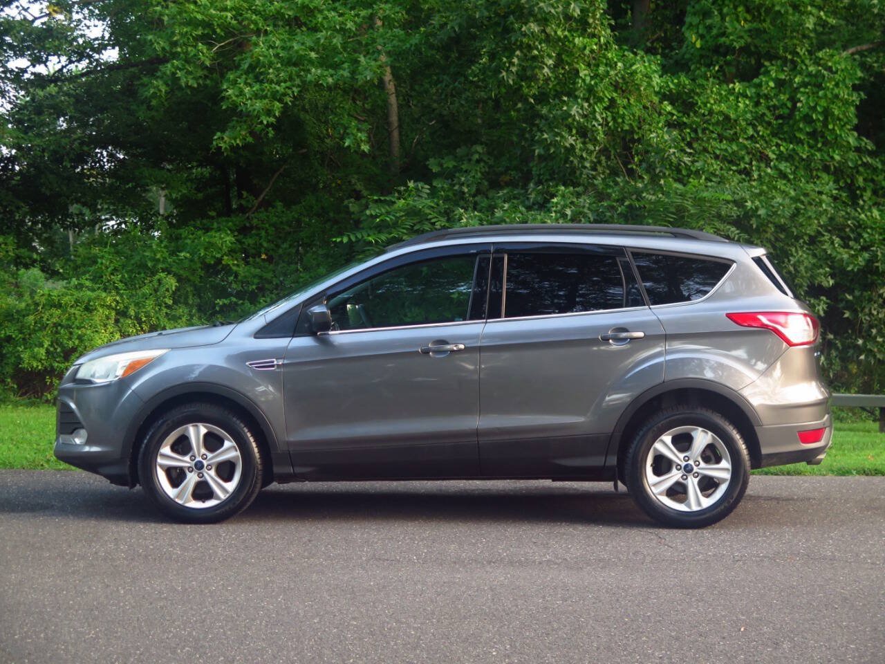 Used 2014 Ford Escape SE AWD/4WD image 2