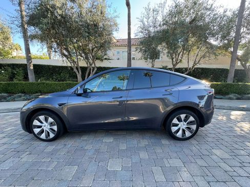 Used 2023 Tesla Model Y Long Range AWD/4WD image 9