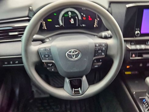 Used 2025 Toyota Camry LE w/ Convenience Package FWD image 25