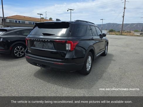 Used 2025 Ford Explorer Active RWD image 4