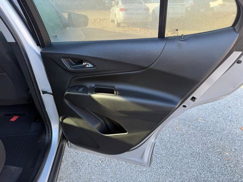 Used 2020 Chevrolet Equinox LT image 13