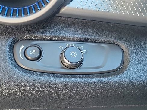 Used 2025 Chevrolet Trax LS image 19