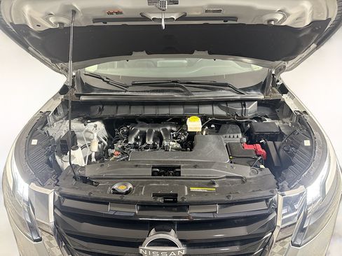 Used 2025 Nissan Pathfinder S AWD/4WD image 39