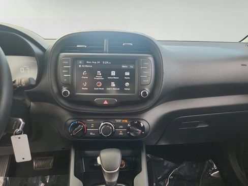 Used 2023 Kia Soul LX w/ LX Technology Package FWD image 14