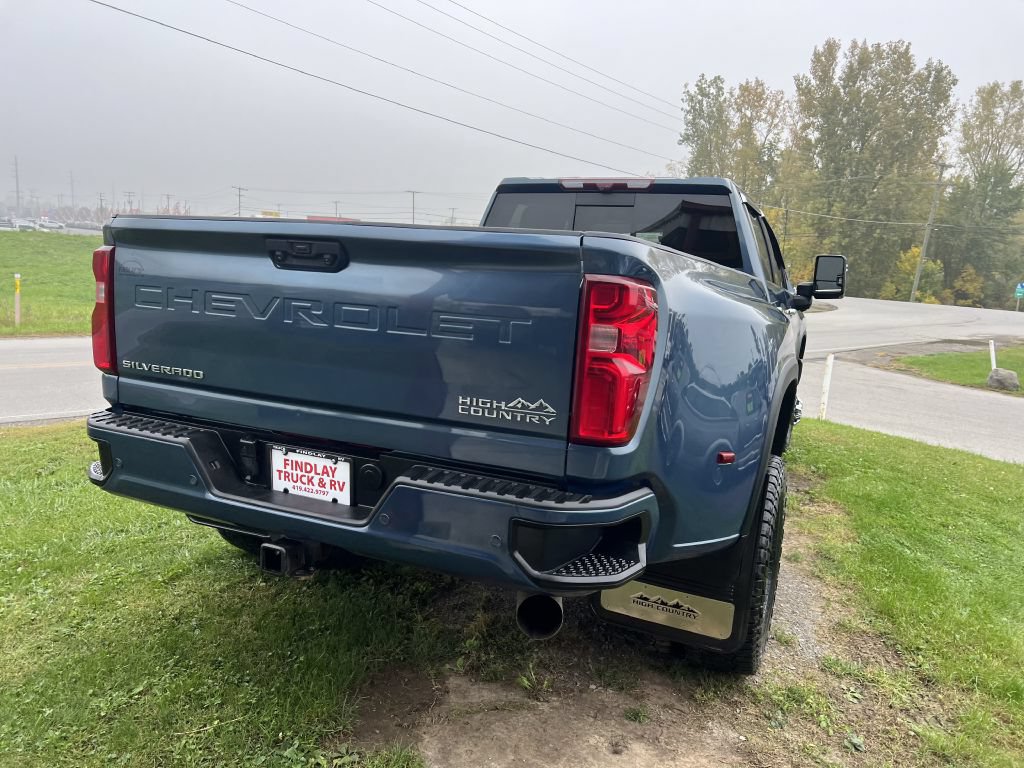 Used 2024 Chevrolet Silverado 3500 High Country w/ High Country Premium Package AWD/4WD image 14