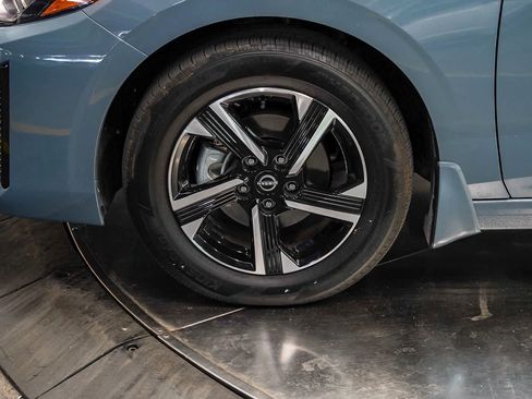 Used 2025 Nissan Sentra SV FWD image 9
