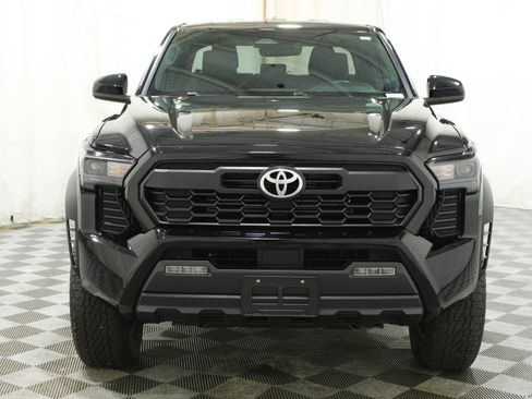 Used 2024 Toyota Tacoma TRD Off-Road AWD/4WD image 39