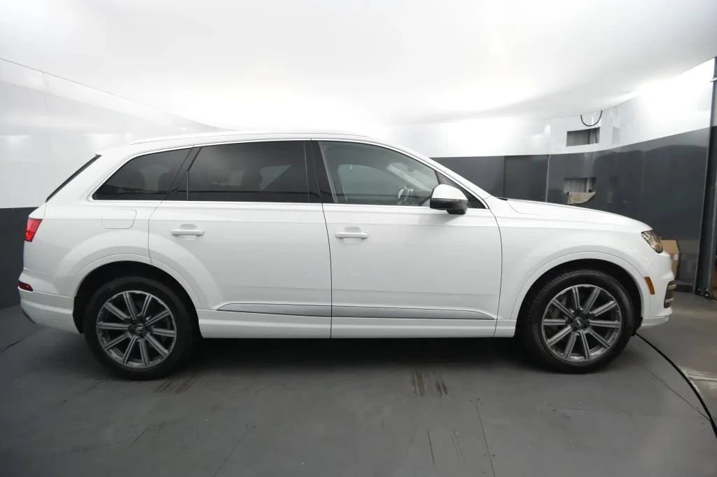 Used 2018 Audi Q7 3.0T Premium Plus w/ Premium Plus Package AWD/4WD image 6