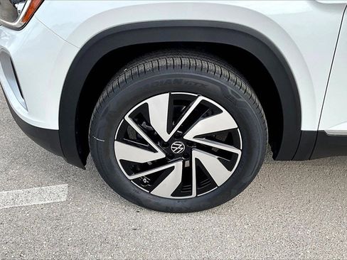 New 2026 Volkswagen Atlas SEL image 13