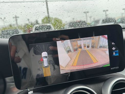 Used 2021 Mercedes-Benz GLC 300 4MATIC image 24