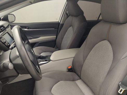 Used 2019 Toyota Camry LE FWD image 17