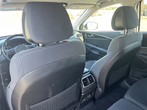 Used 2016 Kia Sorento LX w/ LX Convenience Package image 21