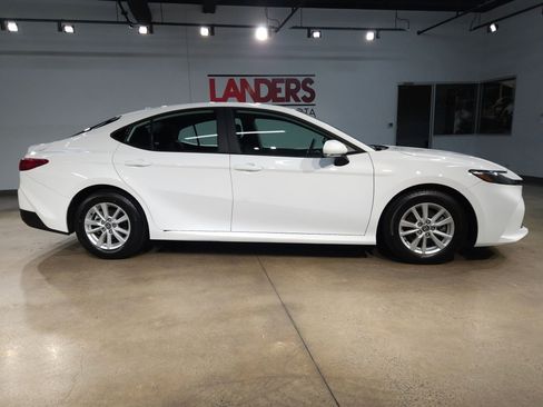 Certified 2025 Toyota Camry LE FWD image 8