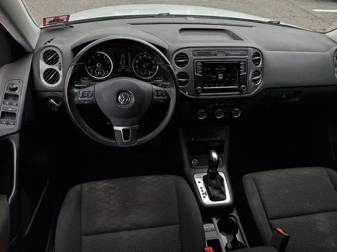 Used 2017 Volkswagen Tiguan Limited w/ Premium Package AWD/4WD image 11