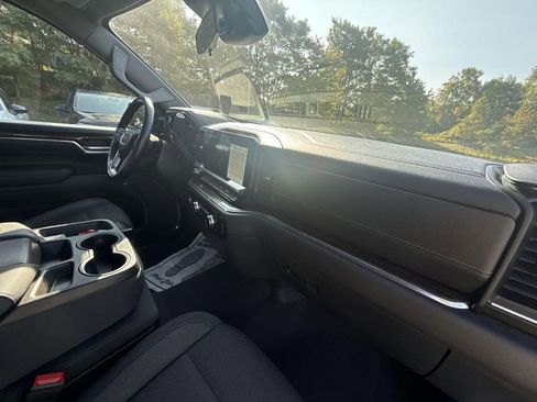 Used 2022 GMC Sierra 1500 Elevation image 33