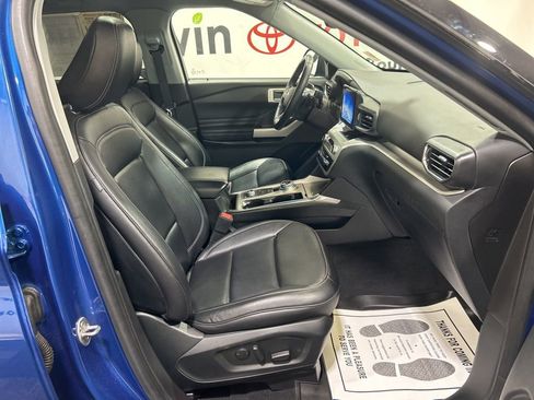 Used 2020 Ford Explorer XLT w/ Equipment Group 202A image 11