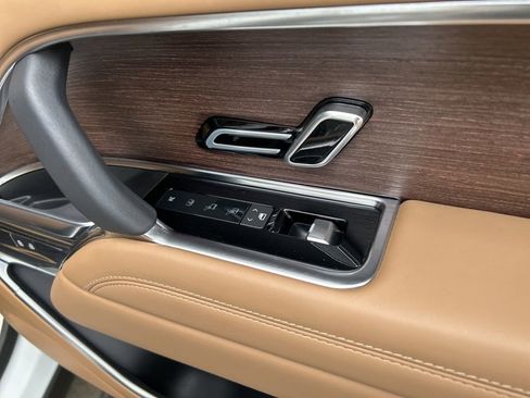 Used 2023 Land Rover Range Rover SE image 41