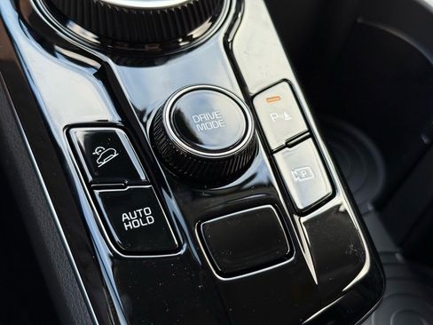 New 2025 Kia Sportage LX image 16