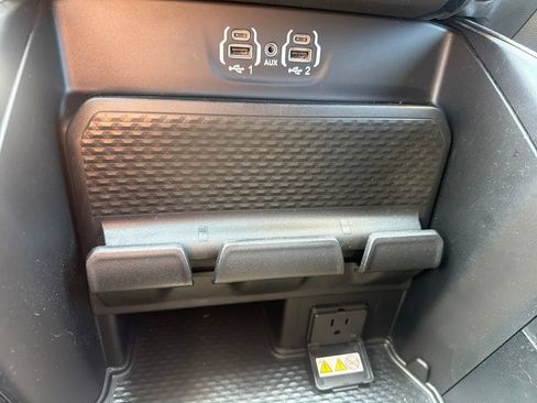 Used 2023 RAM 1500 Laramie AWD/4WD image 19