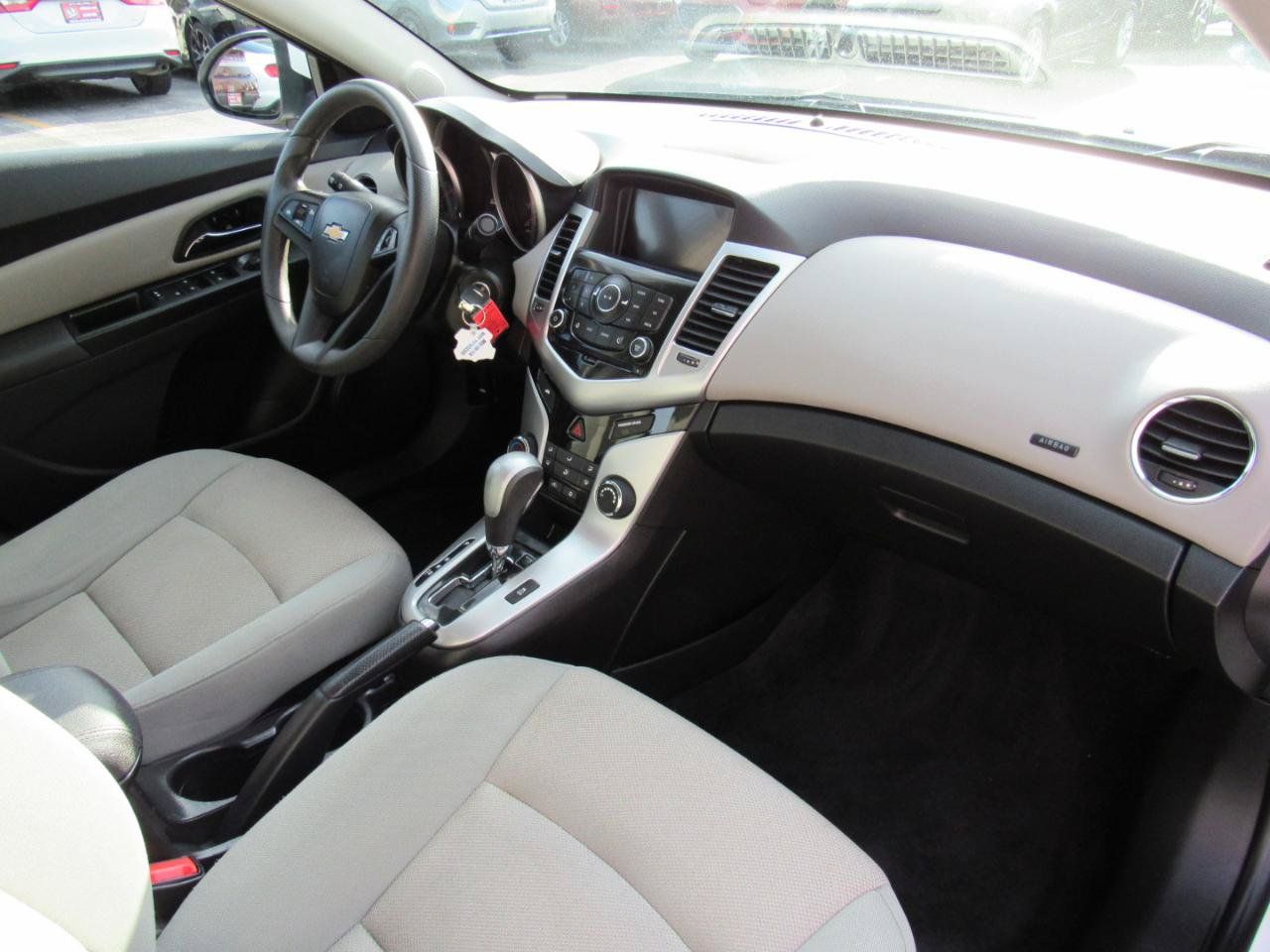Used 2016 Chevrolet Cruze LT FWD image 24