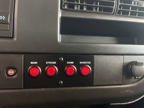 Used 2014 Chevrolet Express 2500 image 28