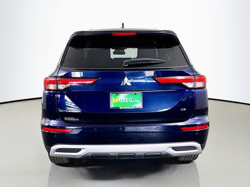 Used 2024 Mitsubishi Outlander SE Black Edition image 8