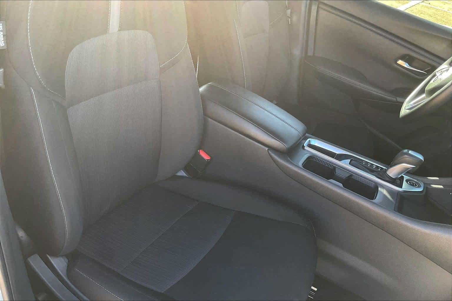 Used 2025 Nissan Sentra SV FWD image 11