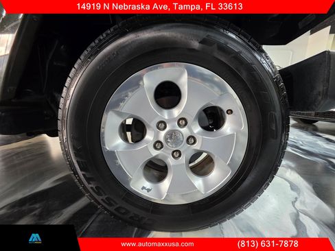 Used 2015 Jeep Wrangler Sahara w/ Connectivity Group AWD/4WD image 39