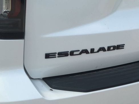 Used 2021 Cadillac Escalade Sport Platinum image 13