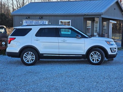 Used 2017 Ford Explorer XLT w/ Equipment Group 202A image 11