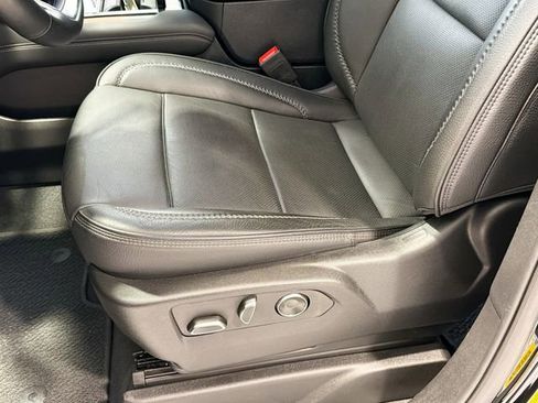 Used 2025 GMC Yukon XL Denali image 19