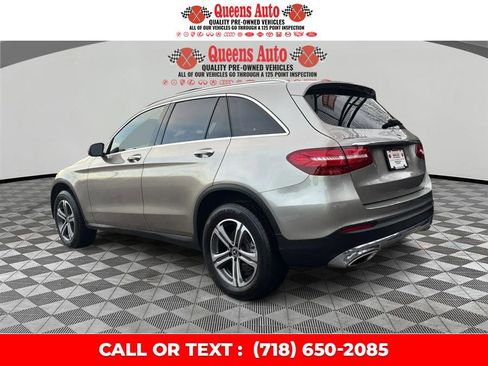Used 2019 Mercedes-Benz GLC 300 GLC 300 4MATIC SUV w/ Premium Package image 4