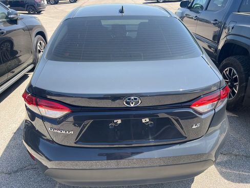 Used 2024 Toyota Corolla LE w/ LE Convenience Package FWD image 5