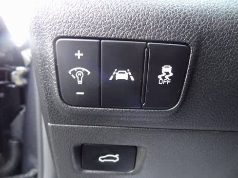 Used 2023 Kia K5 LXS image 9