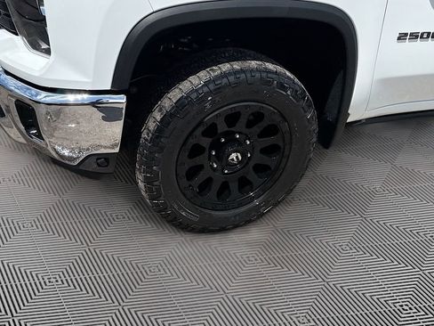 Used 2024 Chevrolet Silverado 2500 LT RWD image 36