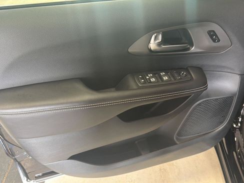 New 2026 Chrysler Pacifica Select FWD image 12