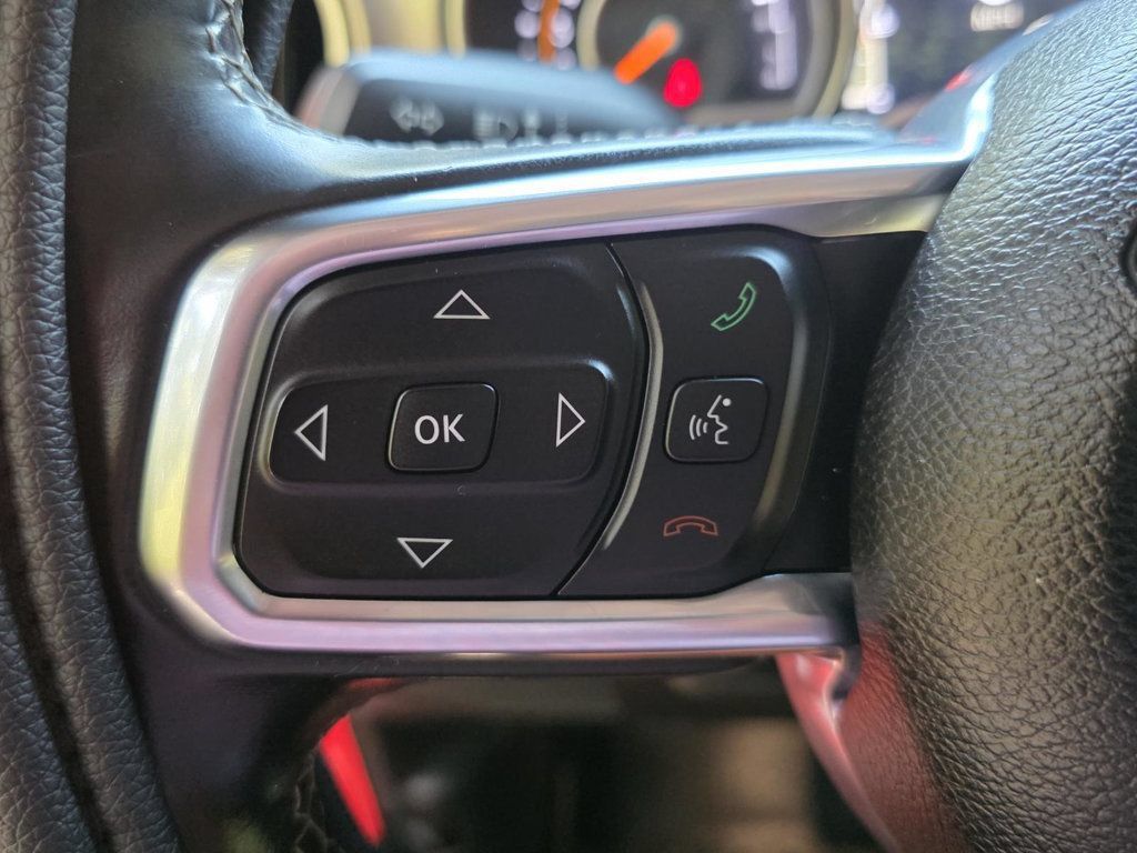 Used 2018 Jeep Wrangler Unlimited Sahara AWD/4WD image 27