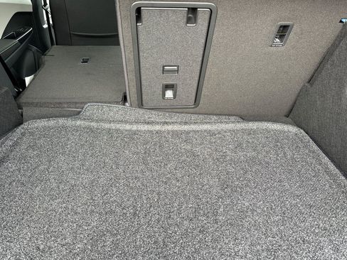 New 2026 Volkswagen Taos SE image 14