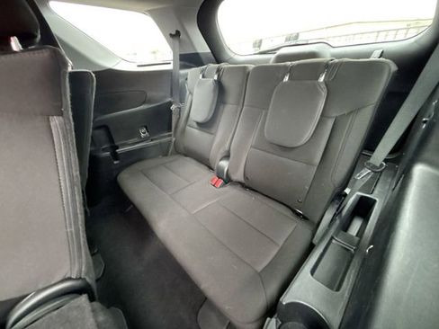 Used 2022 Ford Explorer XLT image 19