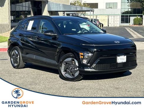 Certified 2025 Hyundai Kona SEL image 1