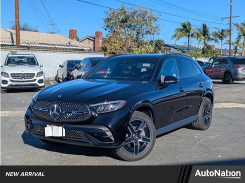 Certified 2025 Mercedes-Benz GLC 300 image 1