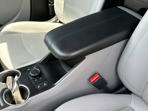 Used 2023 GMC Terrain SLT image 20