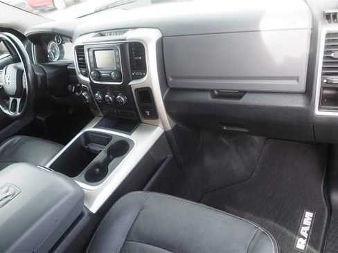 Used 2016 RAM 1500 Classic SLT w/ Luxury Group image 27