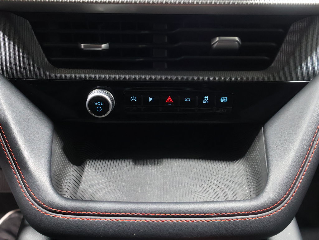 Used 2025 Ford Explorer ST-Line AWD/4WD image 34