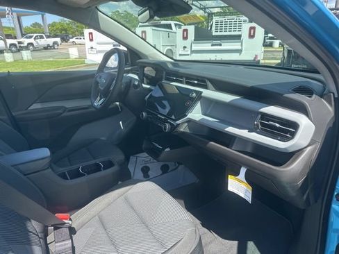 New 2027 Chevrolet Bolt LT w/ Comfort Package FWD image 33