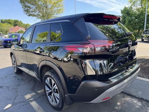 Used 2023 Nissan Rogue SV AWD/4WD image 4
