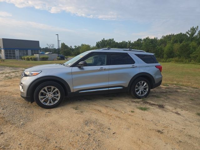 Used 2023 Ford Explorer Limited w/ Equipment Group 301A RWD image 3