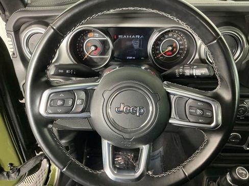 Used 2021 Jeep Wrangler Unlimited Sahara w/ Uconnect 4C Nav & Sound Group AWD/4WD image 15