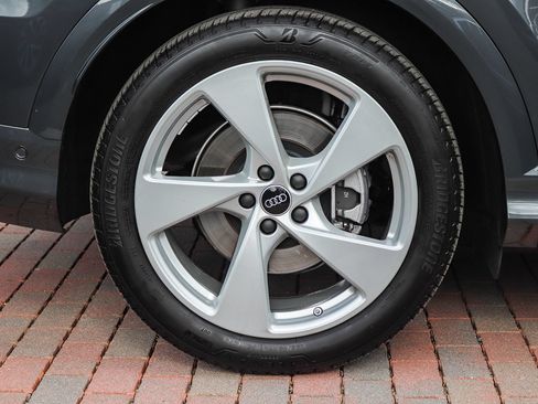 Used 2025 Audi Q5 Prestige AWD/4WD image 9